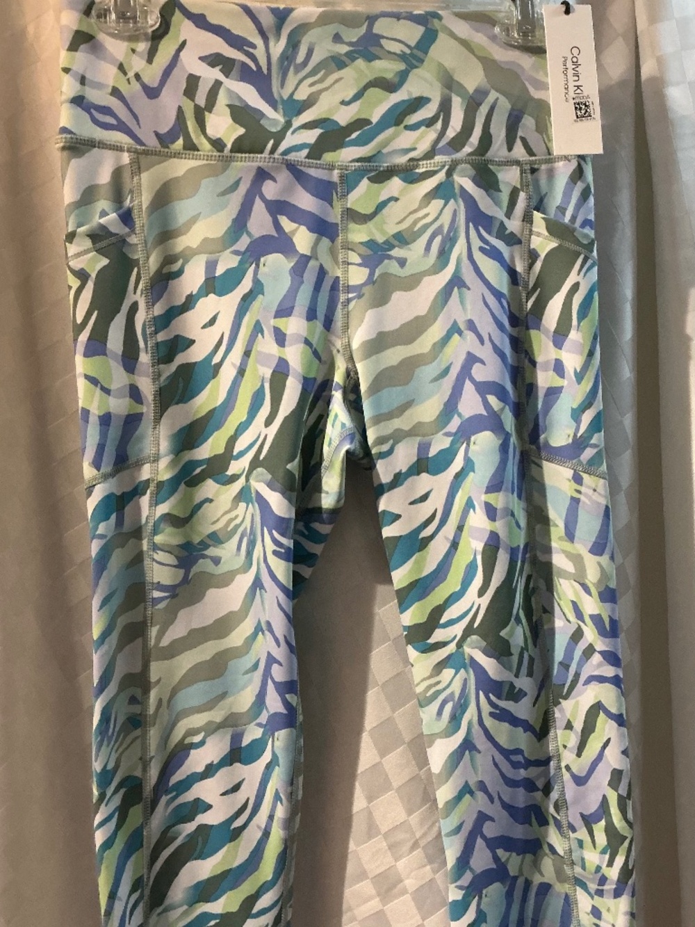 Calvin Klein Performance capri leggings, size Medium - NWT